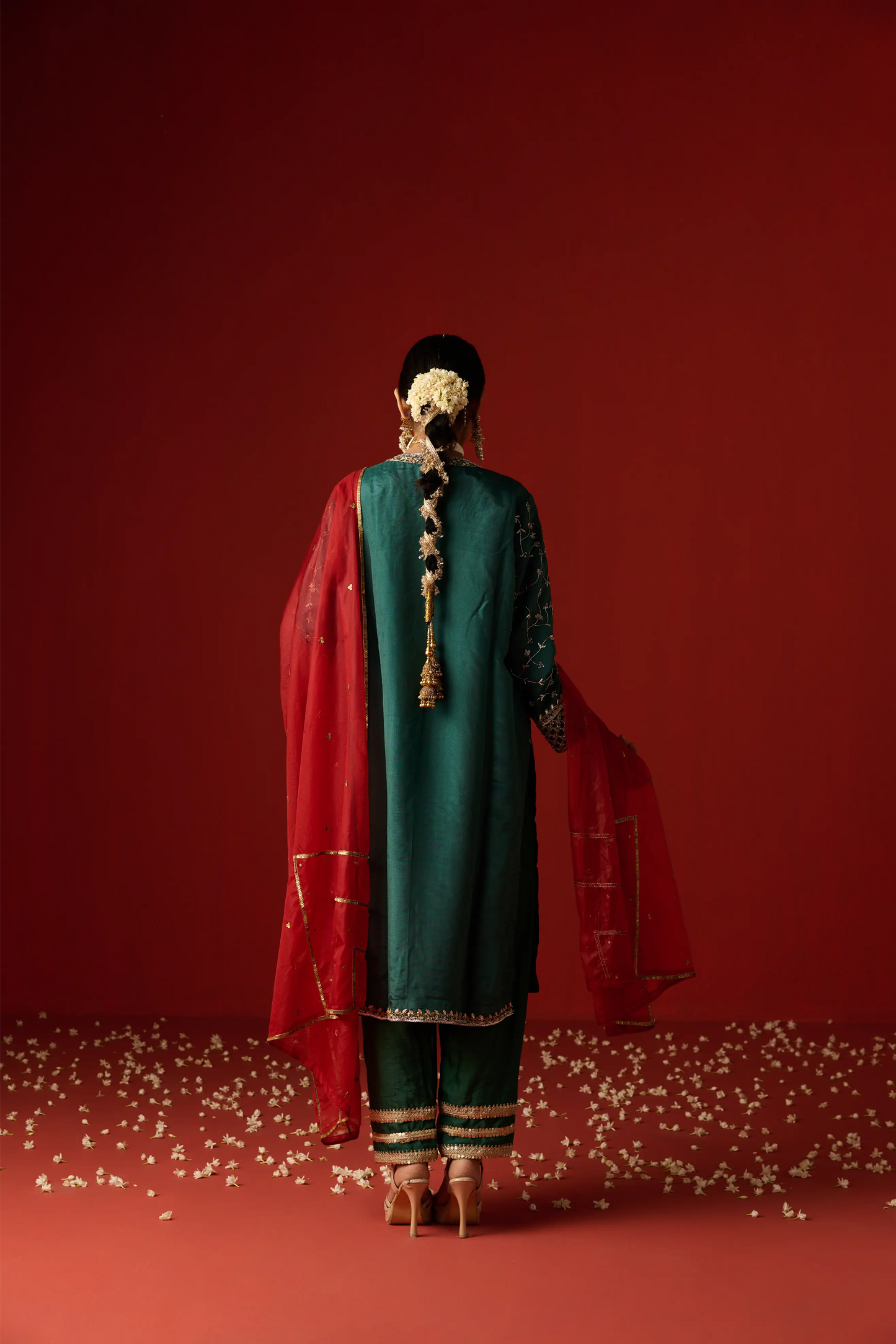 Emerald Green Opara Silk Hand Embroidered Kurta Set
